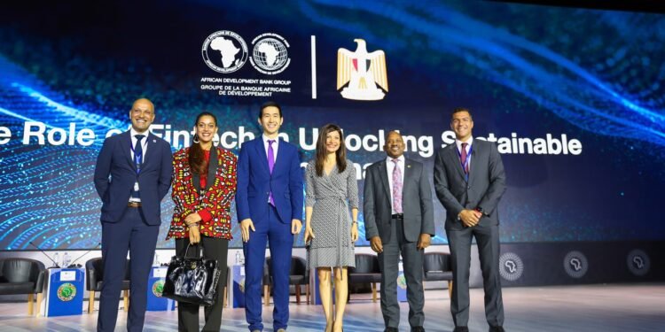 “فودافون مصر” تستعرض دور التكنولوجيا المالية في تعزيز الاستدامة والتمويل الأخضر