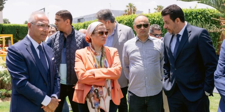 وزير البيئة تتفقد مصنع بروميتيون مصر للاطارات بالعامرية