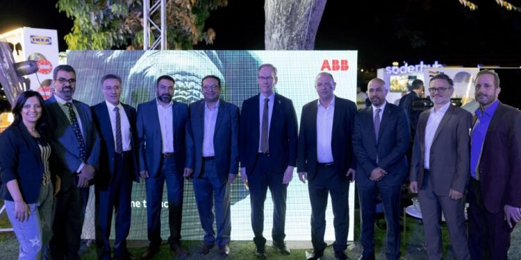 بحضور وزيرة التعاون الدولي.. إيه بي بي تحتفل بالعيد الوطني للسويد