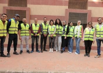 موظفو شركة دي دي مصر يتعاونون مع مؤسسة مصر الخير في تعبئة وتغليف المساعدات الإنسانية للأسر الأولي بالرعاية