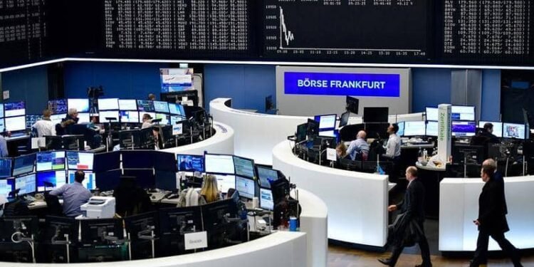 أسهم أوروبا تهبط أكثر من 1% بعد بيانات ضعيفة من الصين