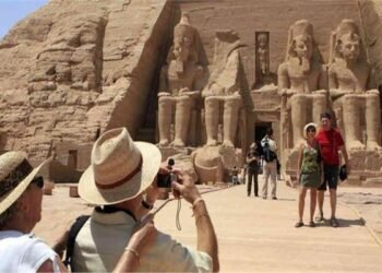 وزير السياحة: مصر تستقبل 14.9 مليون سائح خلال العام الماضى