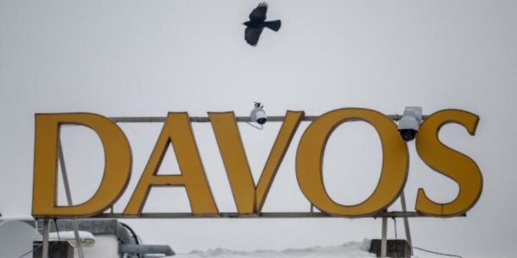 دافوس: الاقتصاد العالمي لن يستعيد وضعه الطبيعي في 2024