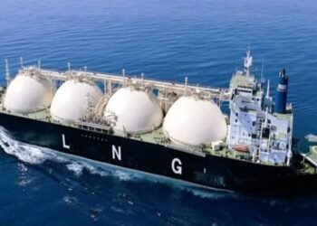 رويترز: ناقلات الغاز القطري تستأنف مسارها عبر البحر الأحمر