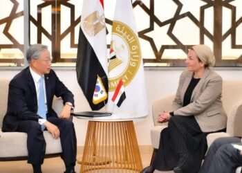 وزيرة البيئة تبحث مع سفير كوريا الجنوبية التعاون في مجال البيئة والمناخ 