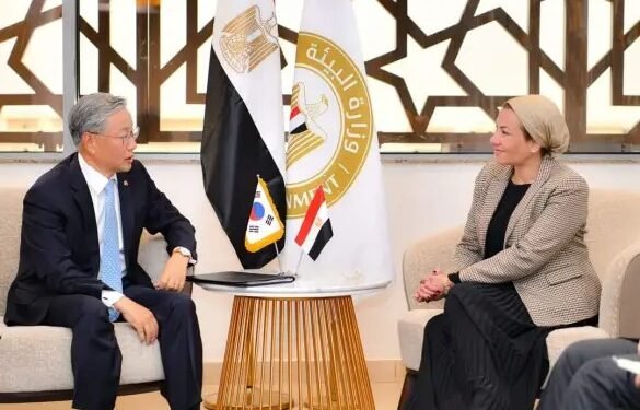 وزيرة البيئة تبحث مع سفير كوريا الجنوبية التعاون في مجال البيئة والمناخ 