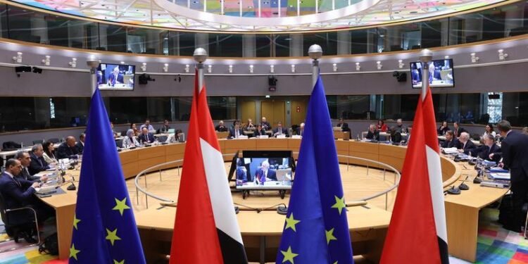 وزيرة التعاون الدولي والمفوض الأوروبي يؤكدان عمق العلاقات المشتركة لتلبية أولويات التنمية