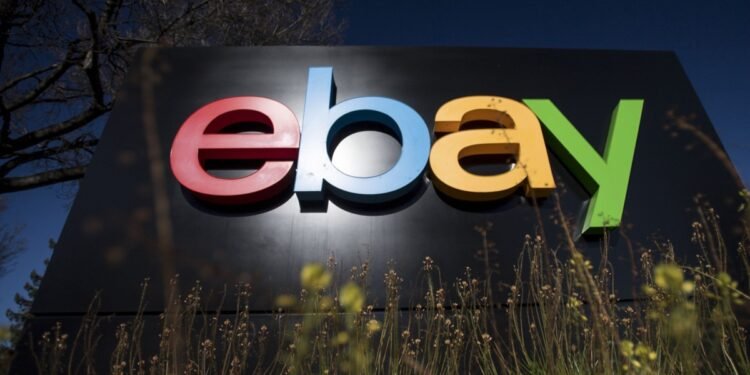 eBay تعتزم تسريح 1000 موظف مع تقليل عدد المتعاقدين 