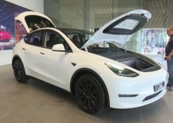 شركات سيارات كهربائية صينية تكثف منافسة “تسلا” بالتكنولوجيا الجديدة