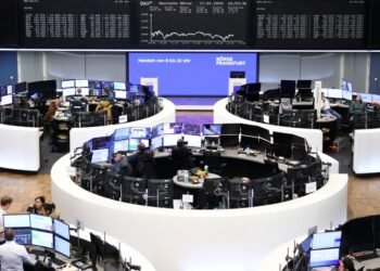 أسهم أوروبا تفتح مرتفعة بدعم من نتائج ريتشمونت