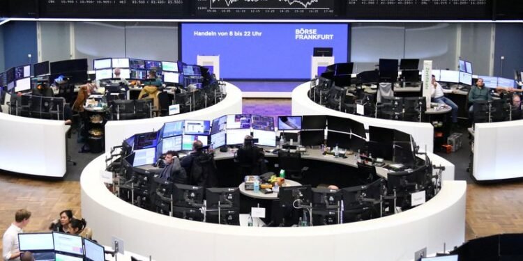 أسهم أوروبا تفتح مرتفعة بدعم من نتائج ريتشمونت