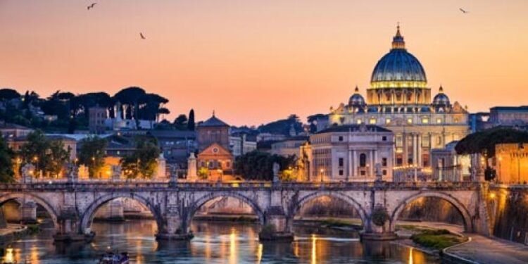 إيطاليا تدرس بيع 20% من شركة البريد الحكومية