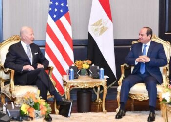 السيسي وبايدن يبحثان هاتفيا تهدئة الحرب في غزة و وقف لإطلاق النار