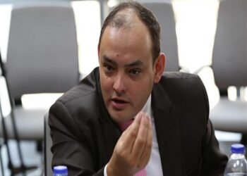 أحمد سمير: استراتيجية جديدة للصناعة الشهر الجاري