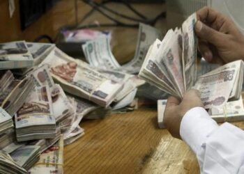 مصر تتوقع تراجع عجز الموازنة إلى 5% في منتصف 2027