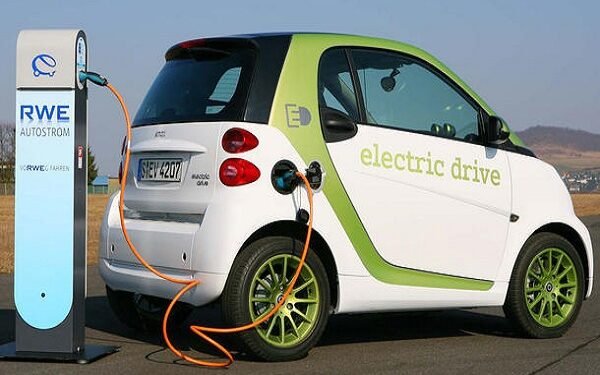 قيمة سوق بوليمرات السيارات الكهربائية تتخطي تريليون دولار بحلول 2033