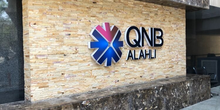  QNB الأهلي يرفع سعر العائد على حساب توفير بلس الدولاري إلى 4.30%
