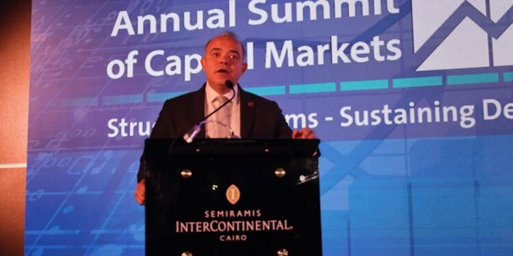 محمد فريد: الرقابة المالية تجرى تعديلات على قواعد القيد بشكل لا يخل بحقوق المستثمرين