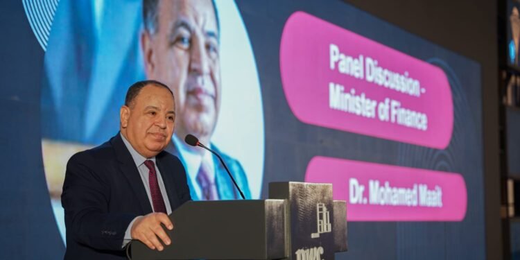 المالية: رفع الإعفاءات الضريبية 33% للعاملين بالدولة مارس المقبل