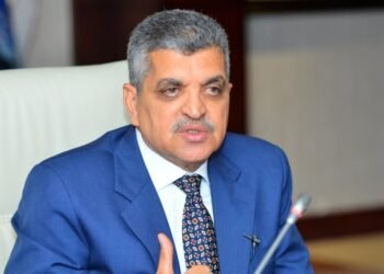 قناة السويس تدرس الأثر البيئي لمشروع جمع واستقبال المخلفات الصلبة للسفن العابرة