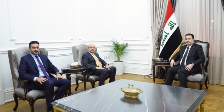 رئيس الوزراء العراقي يلتقي القانوني الإماراتي حبيب الملا والإعلان عن تأسيس مكتب في بغداد