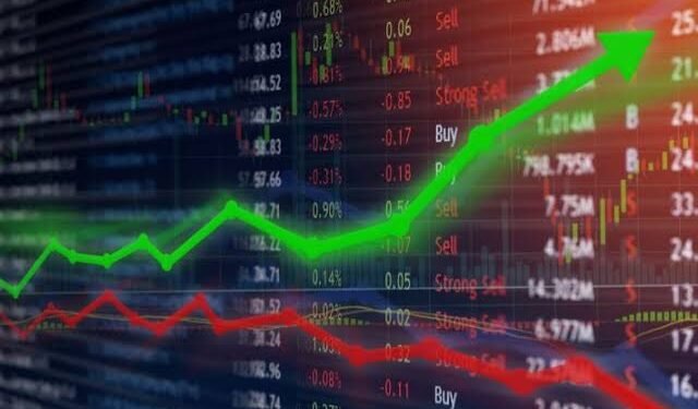 الأسهم الأميركية تتراجع بعد تصريحات “باول” حول خفض الفائدة