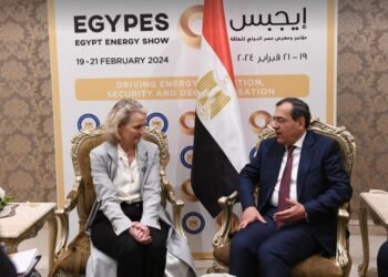 وزير البترول يبحث التعاون بين مصر والاتحاد الأوروبي بالانتقال الطاقى وخفض الانبعاثات