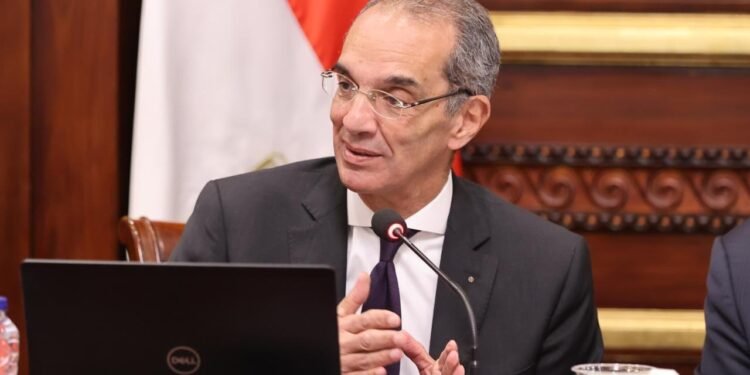 وزير الاتصالات: جاري إنشاء 5 كابلات بحرية دولية جديدة من خلال تحالفات دولية