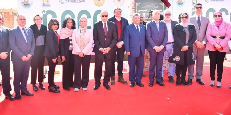 وزيرة البيئة ومحافظ القليوبية يضعان حجر أساس المدينة المتكاملة لمعالجة المخلفات بالعاشر من رمضان