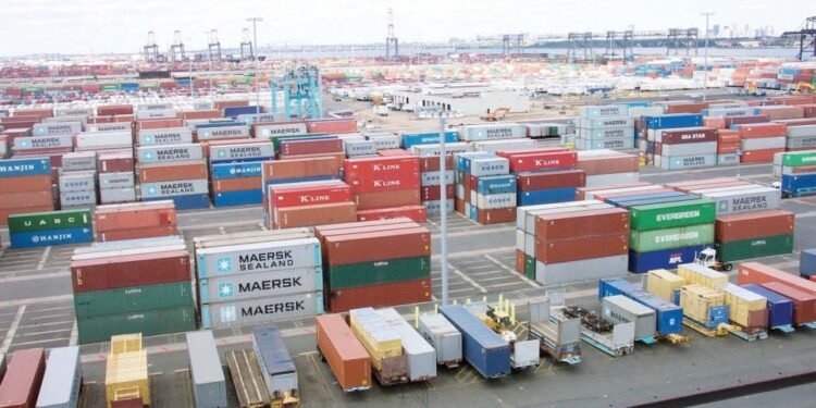 عاجل.. الجمارك تعلن الإفراج عن بضائع بقيمة 12 مليار دولار من أول يناير الماضي