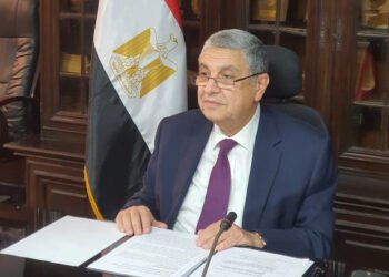 وزير الكهرباء يحدد موازنة هيئة الطاقة المتجددة باستثمارات 8 مليار جنيه في العام المالي الجديد