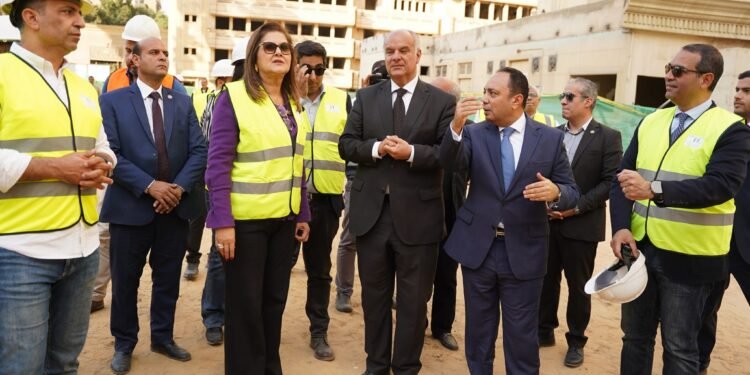 وزيرة التخطيط: تحالف أمريكي إماراتي يطور مجمع التحرير ووزارة الداخلية