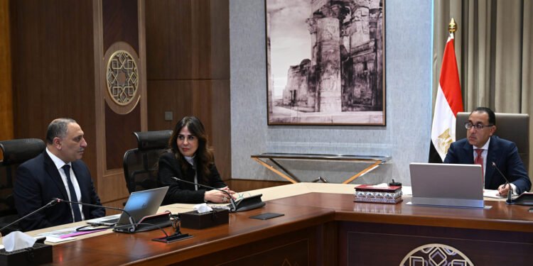 الحكومة تخصص 40 ألف كم2 لتنفيذ مشروعات في مجالات الطاقة الجديدة والمتجددة