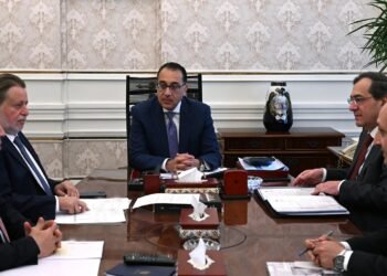 الحكومة تبدأ سداد مستحقات الشركاء الأجانب في المشروعات البترولية