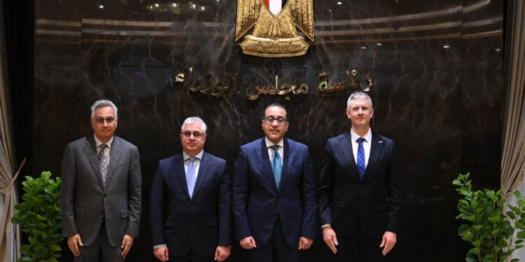 رئيس الوزراء يوقع اتفاقية لتوطين صناعة صوامع الغلال باستثمارات 1.6 مليار جنيه