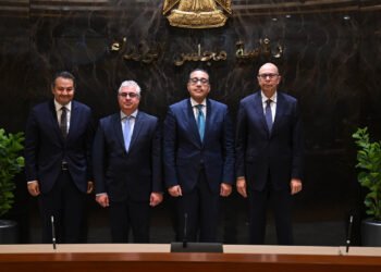 رئيس الوزراء يوقع اتفاقية إقامة مصنع سان جوبان باستثمارات أجنبية تتجاوز 160 مليون يورو