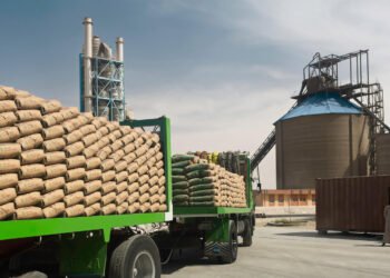 مصر للأسمنت توقع اتفاقية تعاون مع شركة قسطور مصر للصناعة والتجارة