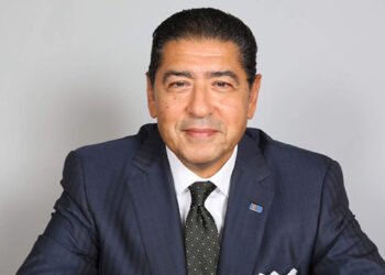 هشام عز العرب: أولوية تدبير العملة للدواء والغذاء