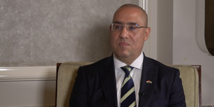 وزير الإسكان: استرداد  9578م2 بالسويس الجديدة 