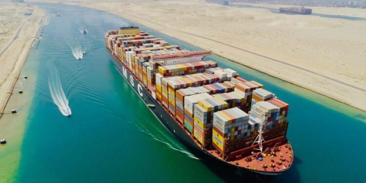 إيرادات قناة السويس ترتفع 20.7% إلى 4.8 مليار دولار بالنصف الأول 2023/2024