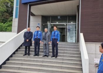 أسامة ربيع: نسعي لبناء وحدات بحرية صديقة للبيئة ضمن استراتيجية القناة الخضراء