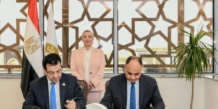 توقيع بروتوكول تعاون بين جهاز شئون البيئة ومؤسسة حارتنا المصرية للتنمية المستدامة