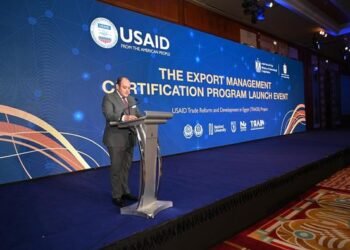 وزير الصناعة يستعرض جهود الدولة للنهوض بمعدلات الصادرات المصرية