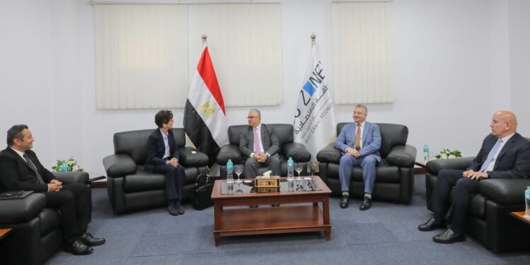 وليد جمال الدين: نسعى لعمل مجمعات صناعية تعتمد على الطاقة الخضراء