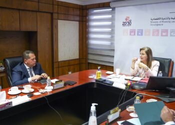 وزيرة التخطيط تناقش مشروعات الهيدروجين الأخضر في مدينة طربول الصناعية