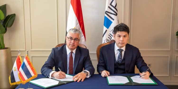 توقيع عقد مصنع هاي تك للملابس الرياضية في القنطرة غرب باستثمارات 20 مليون دولار