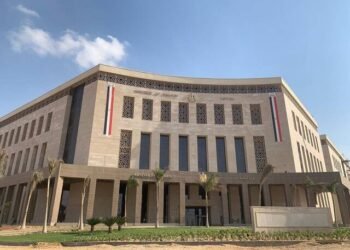 صفقة رأس الحكمة تحسن توقعات عجز الموازنة في مصر إلى 3.95% هذا العام