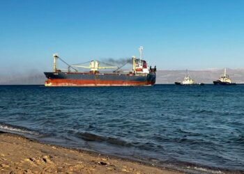 سفينة جائحة في خليج العقبة