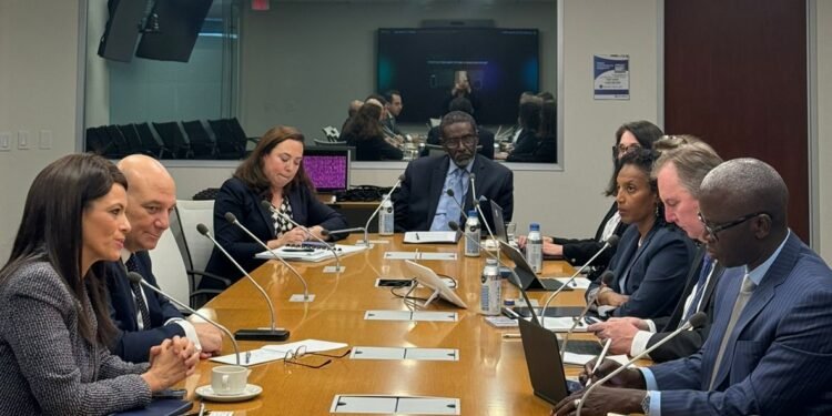 وزيرة التعاون الدولي تُناقش مع البنك الدولي التحديات التي تواجه الأسواق الناشئة