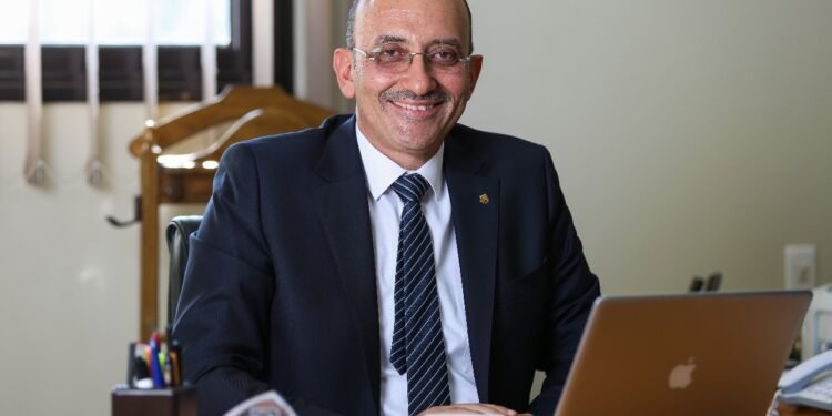 علاء فكري يتوقع استقرار أسعار العقارات خلال 2024